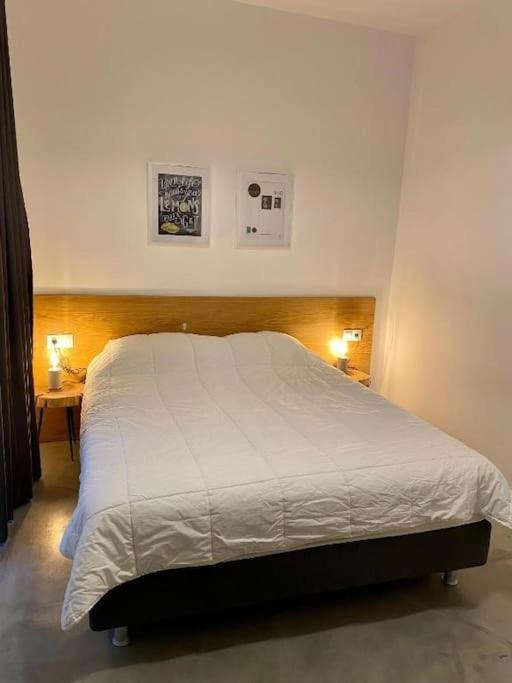 A Place 4U No10 - Garden-Level Getaway 2 Bedroom 2 Bathroom Apartment With Yard Athens Ngoại thất bức ảnh